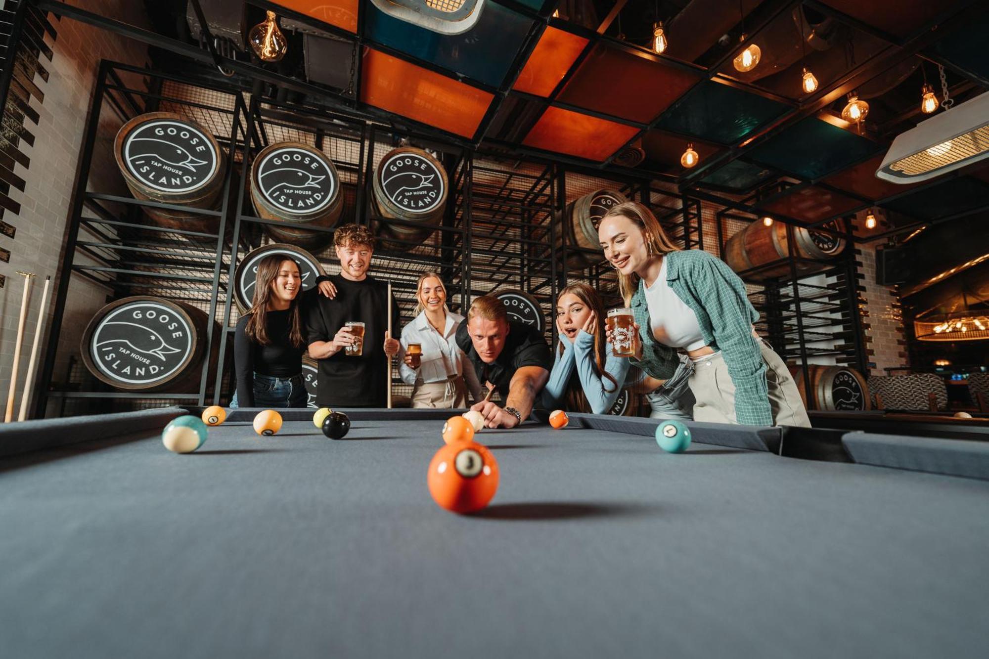 Five Luxe Hotel Dubai Bagian luar foto Pool players