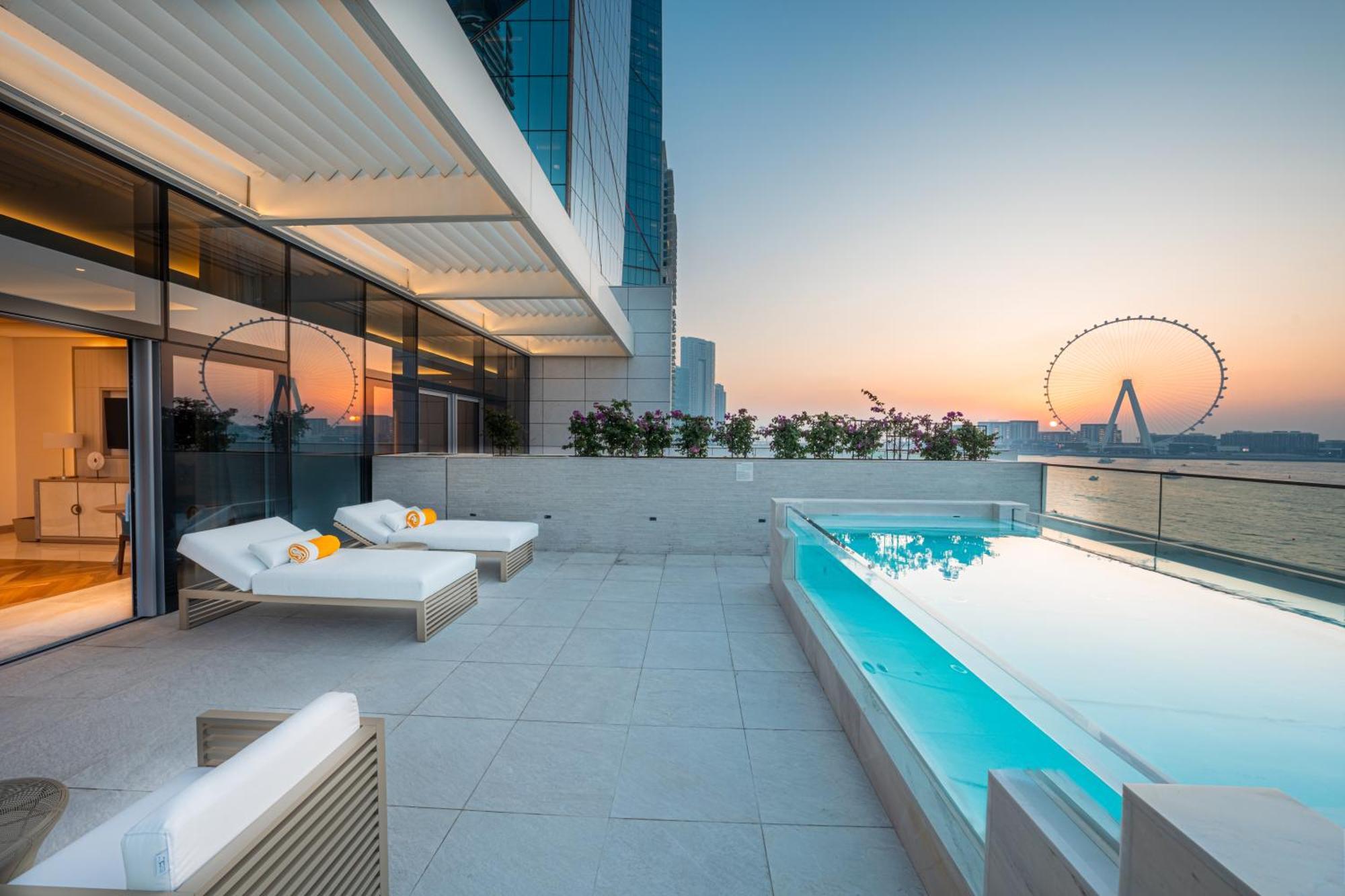 Five Luxe Hotel Dubai Bagian luar foto The Address Sky View